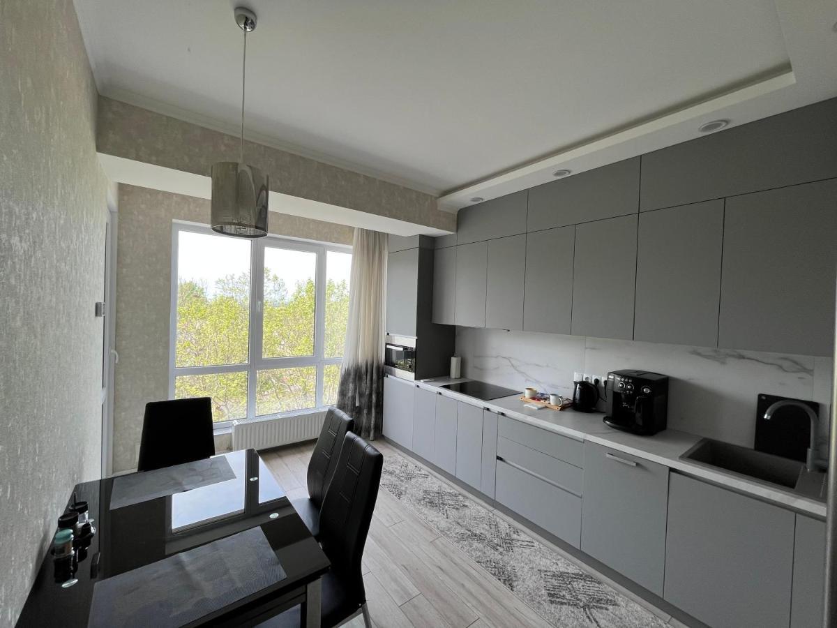 Dendrarium Park Apartment คีชีเนา ภายนอก รูปภาพ